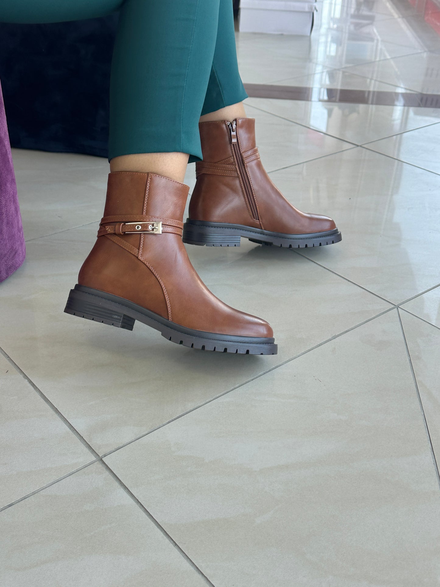 Qizme për femra - Cod FR802