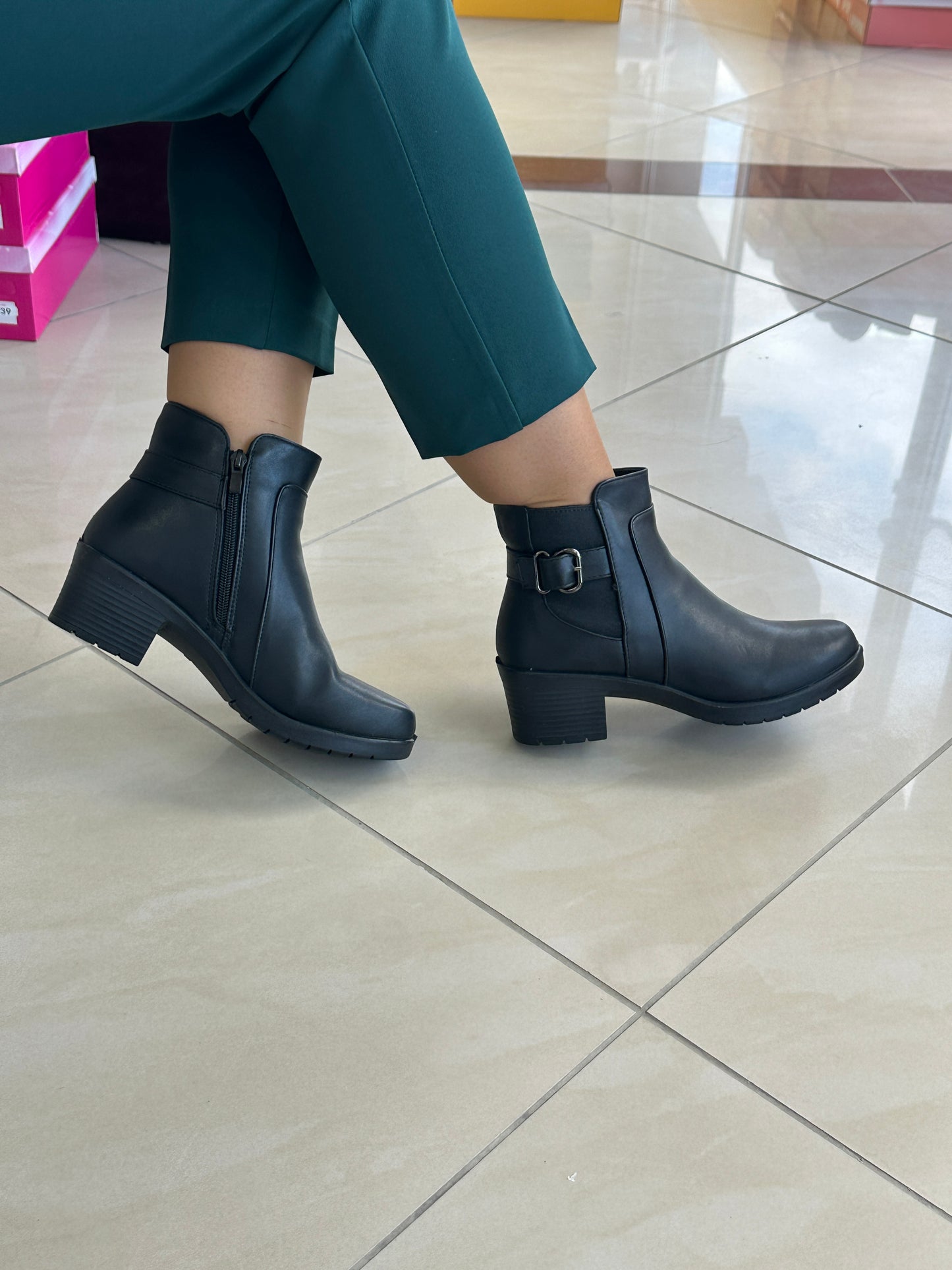 Qizme per femra Cod 8812