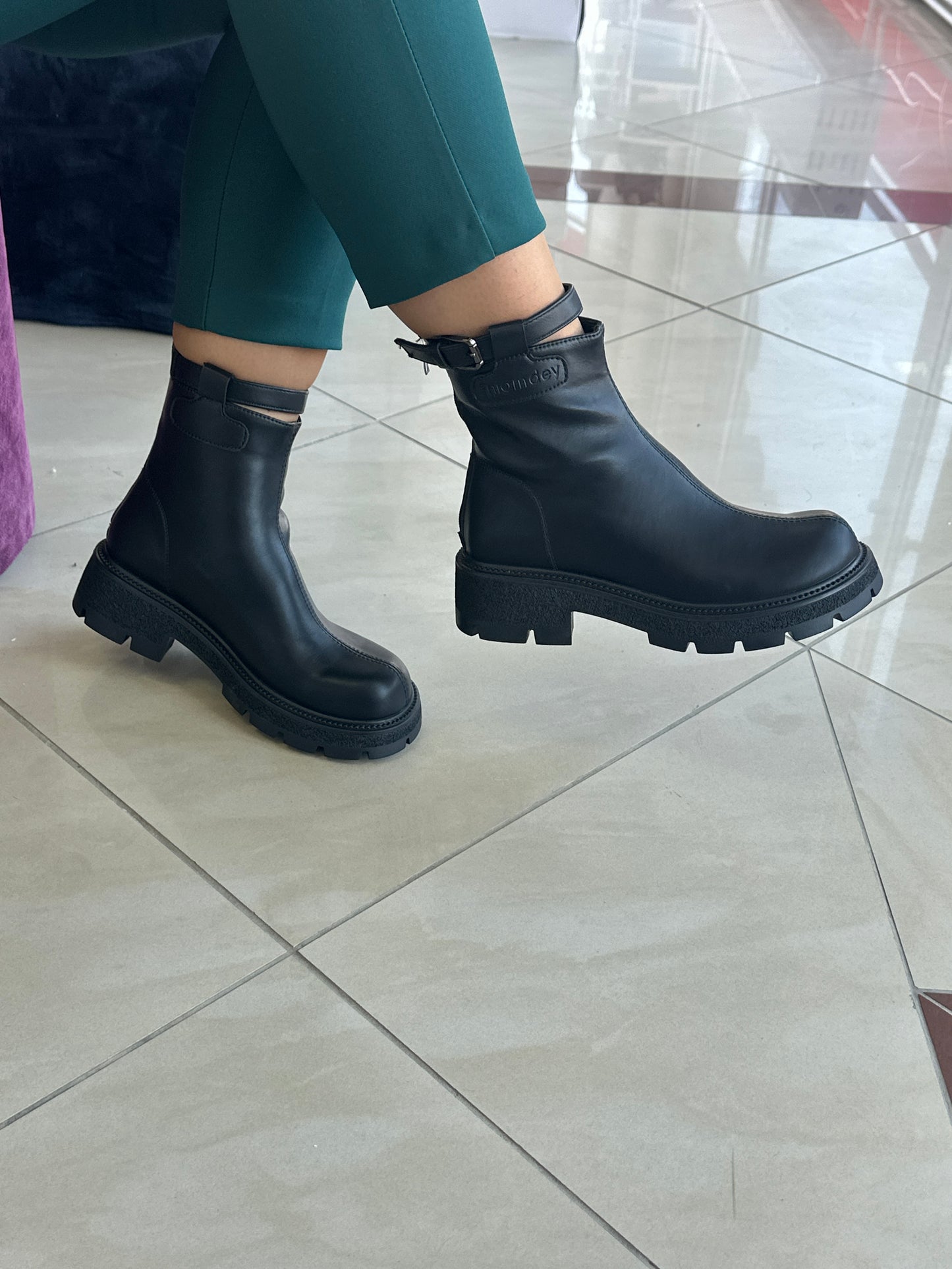 Qizme për femra - MD004