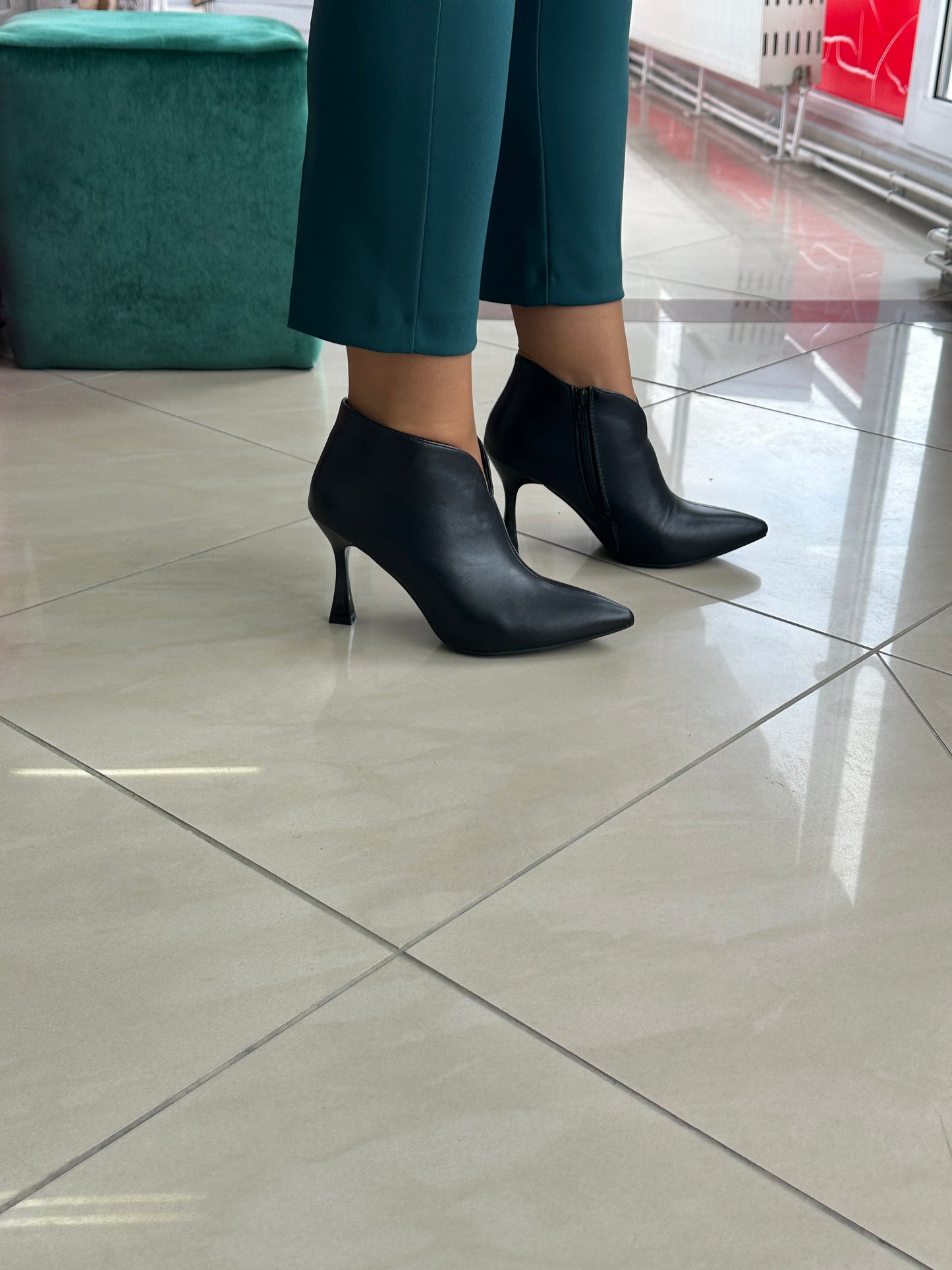 Gjysmë qizme elegante për femra - Cod L25-12