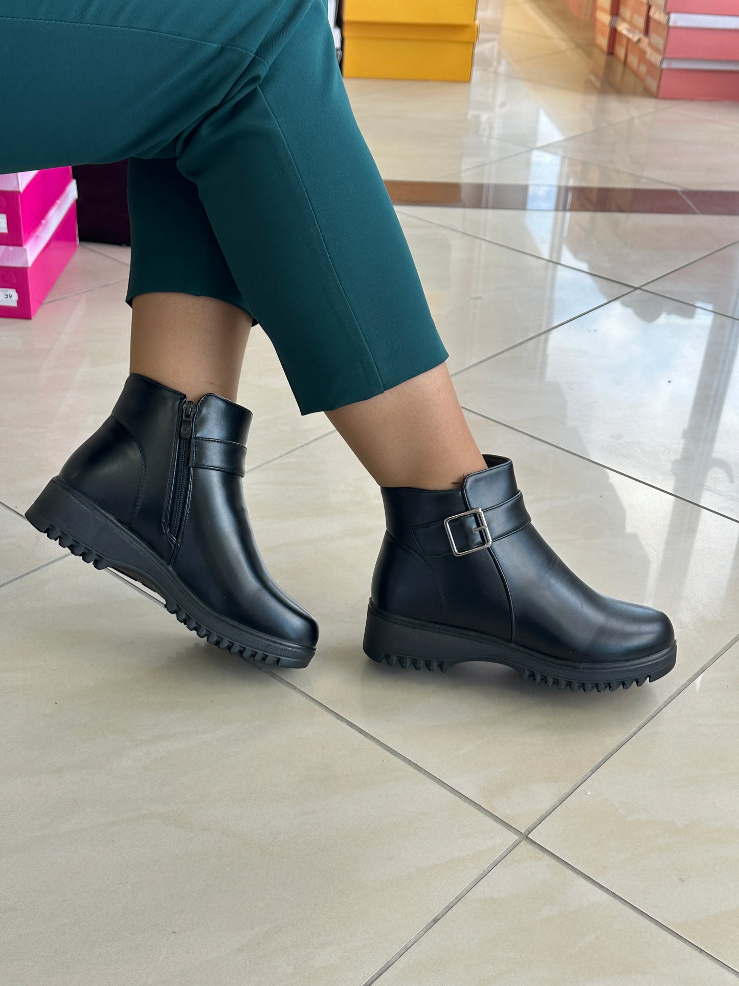 Qizme per femra Cod 8805