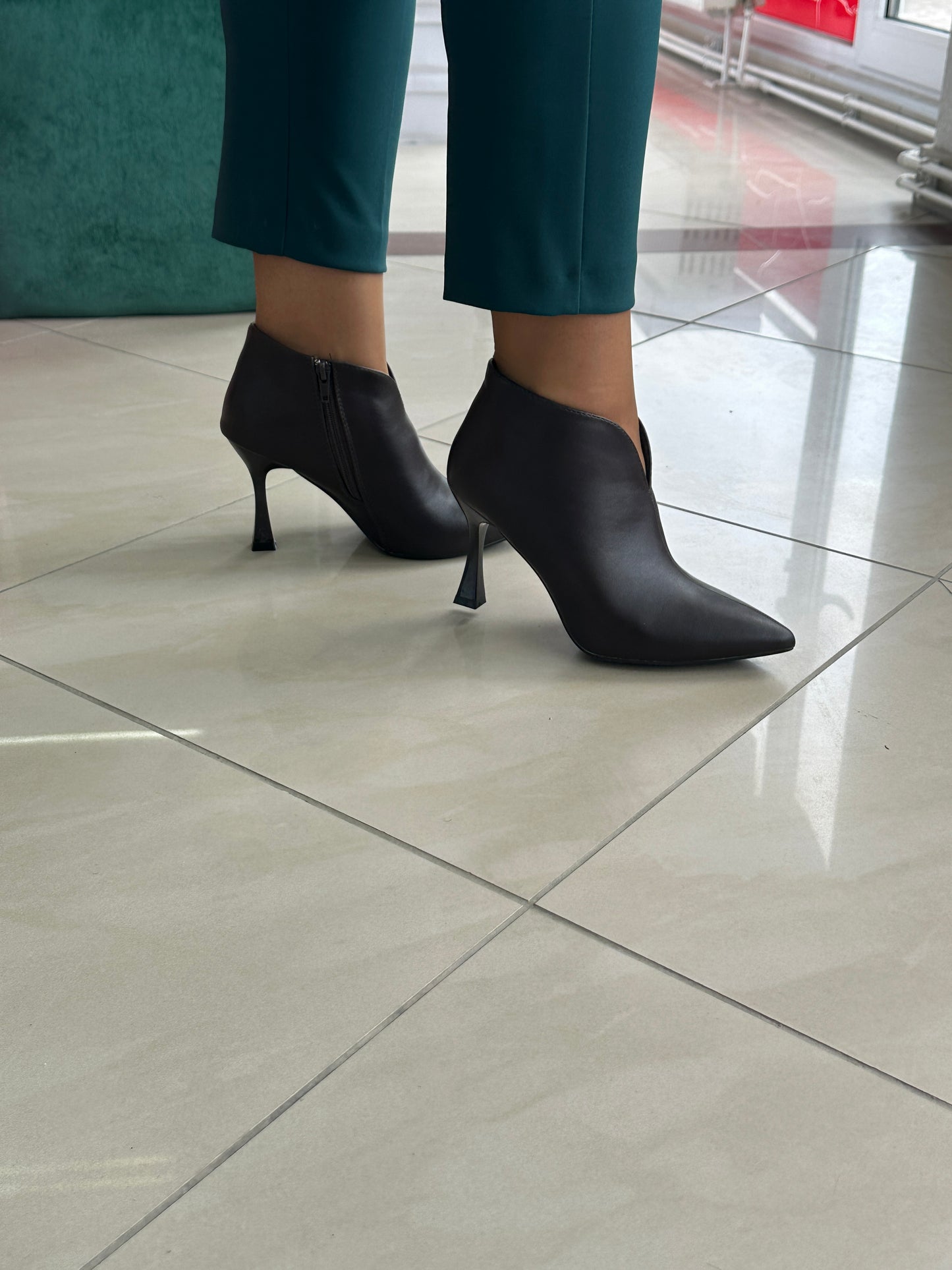 Gjysmë Qizme Elegante për femra - Cod L25-12