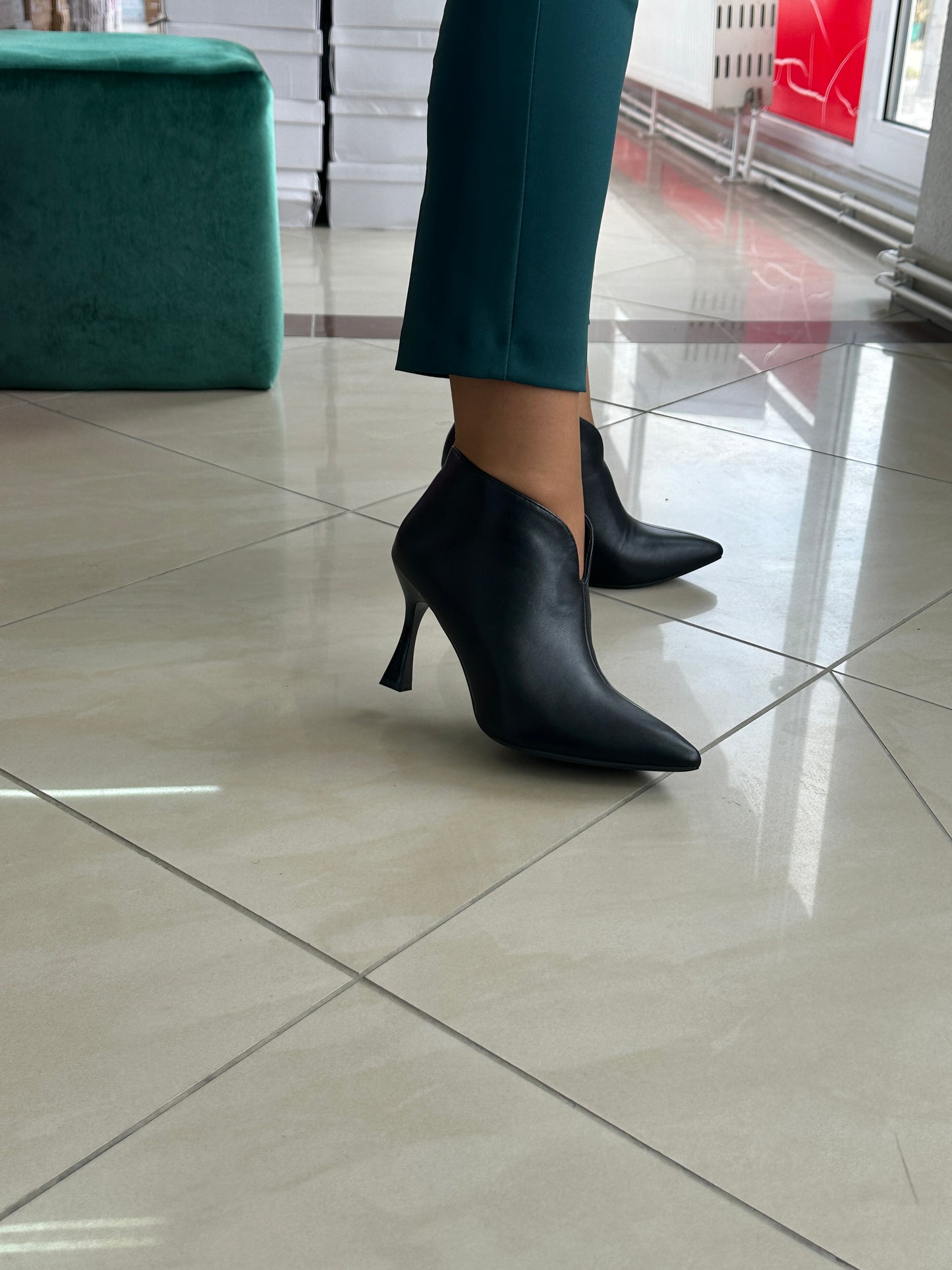 Gjysmë qizme elegante për femra - Cod L25-12