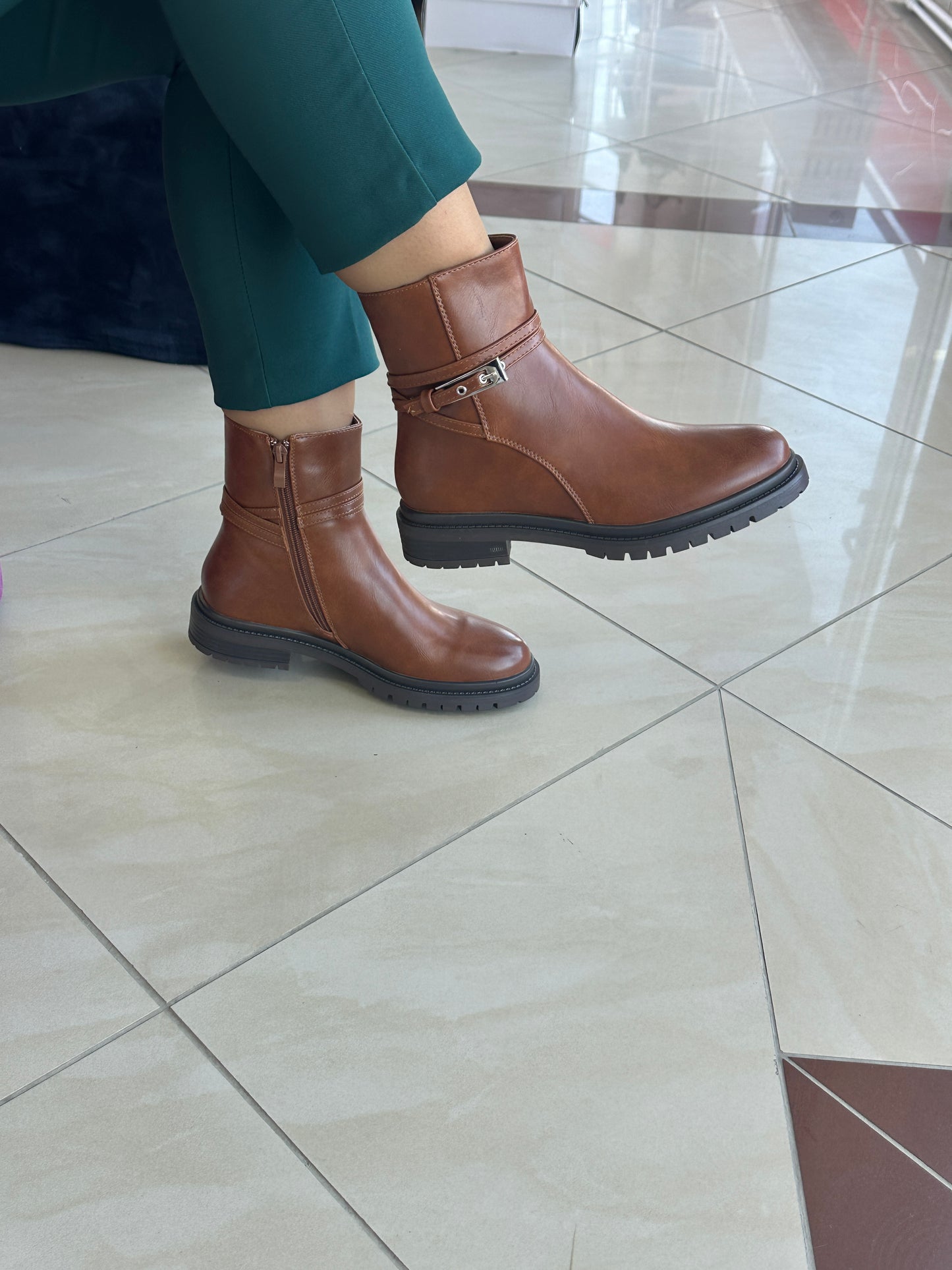 Qizme për femra - Cod FR802