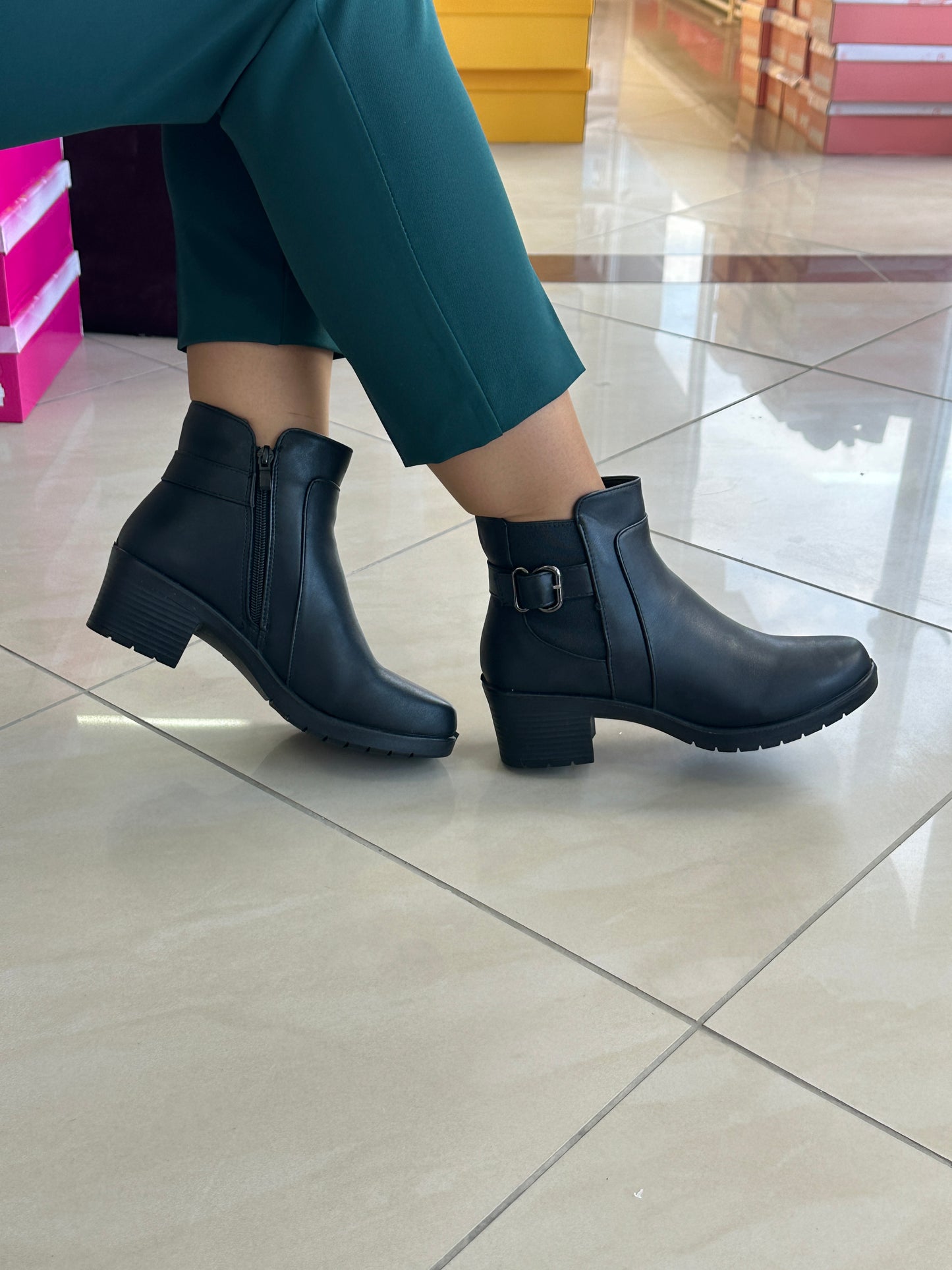 Qizme per femra   Cod 8812