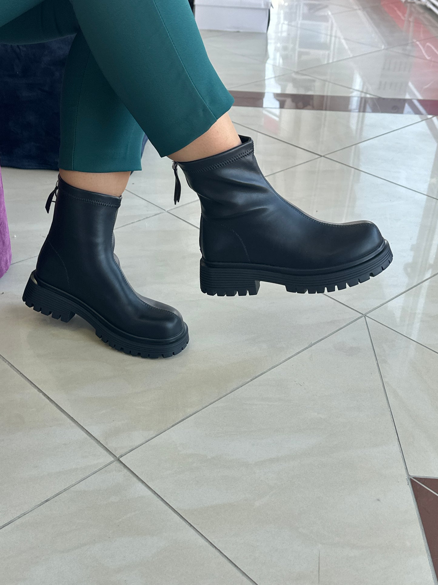 Qizme për femra - MD002